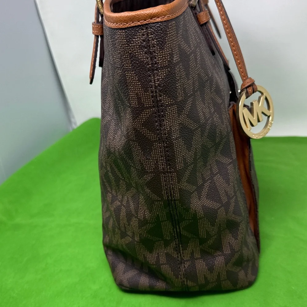 MICHAEL KORS BROWN LOGO LARGE TOTE WITH FRONT POCKET - Picture 6 of 16